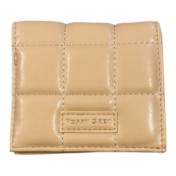 🧡 5 for $25 🧡 POPPY GREY Quilted Tan Wallet - Picture 1 of 4